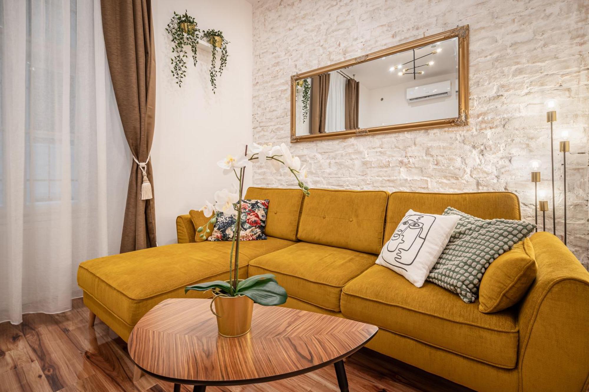 Architecture Fan'S Apartment Near Opera House Budapest Exterior photo